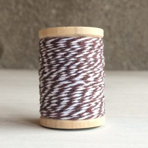 2255-62 Cordel trenzado Fancy Twine Marrón y Blanco