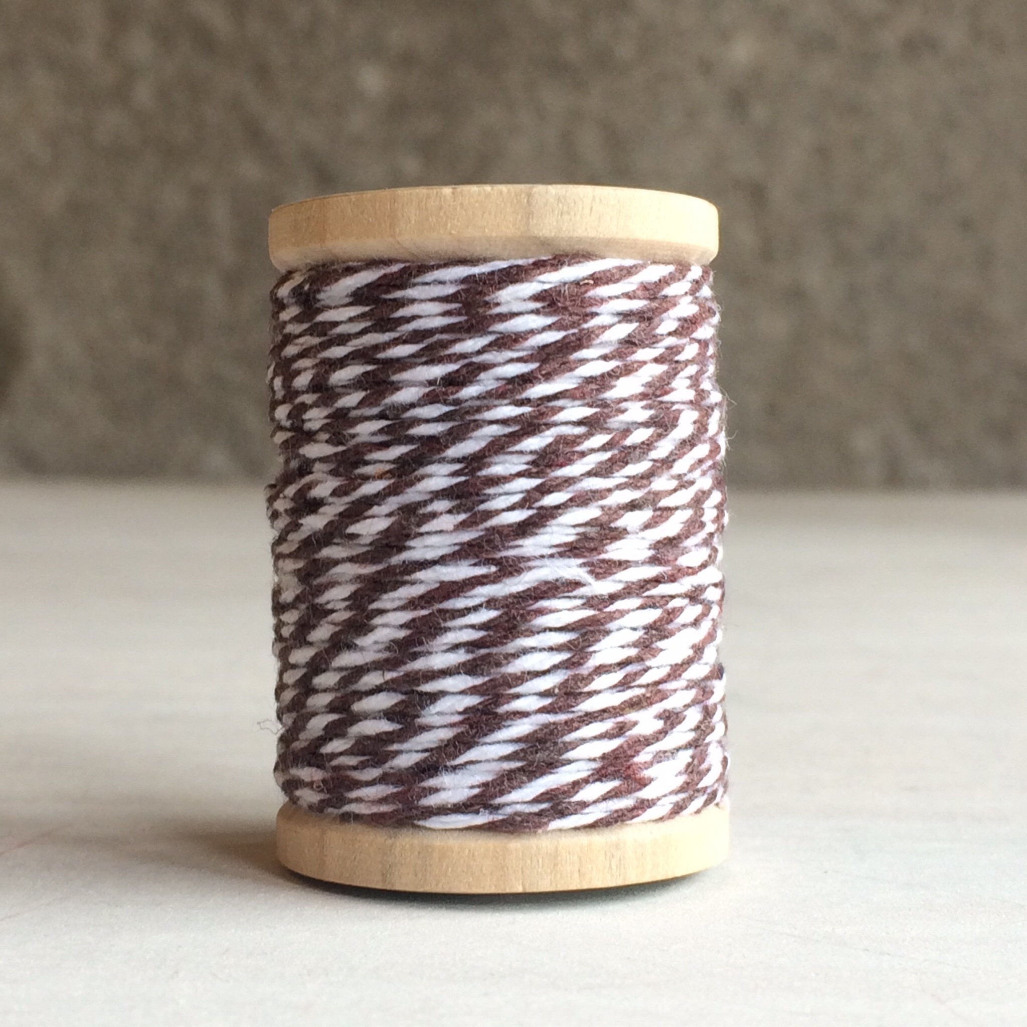 2255-62 Cordel trenzado Fancy Twine Marrón y Blanco