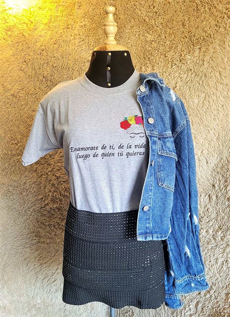 PF-02 Polo Frida Khalo Melange -  Algodón Jersey 20/1 - Talla M/L - Imagen 2