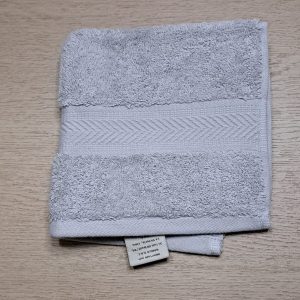 1044ESS65033-3 Toalla Essencial para CARA 33x33 - Silver