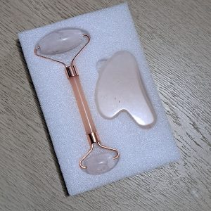RINR-01 Kit Rodillo Facial + Gua Pink para rostro