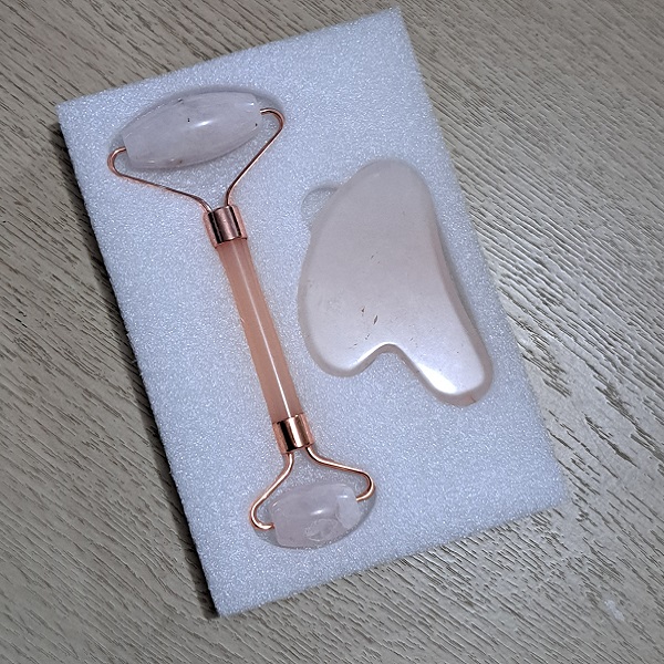 RINR-01	Kit Rodillo Facial + Gua  Pink para rostro